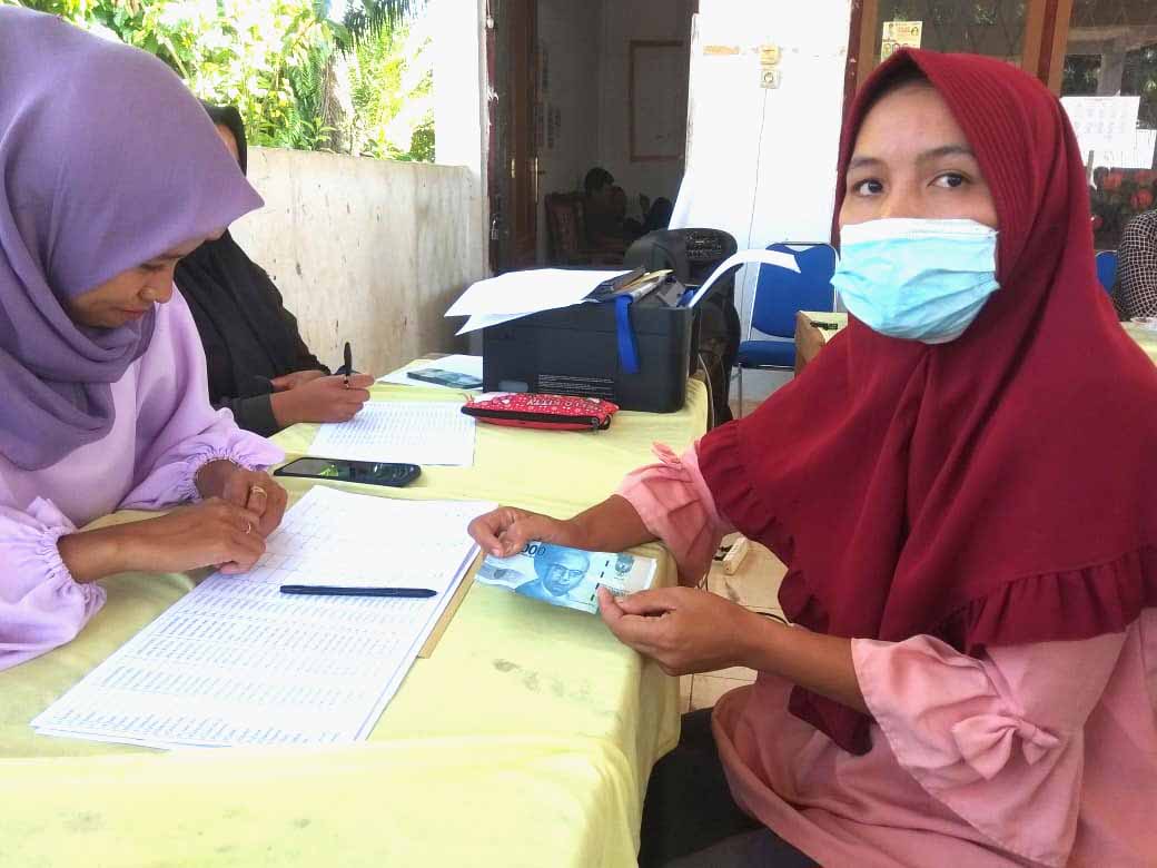 Penyaluran BLT-DD Desa Bayung Kecamatan Seberang Musi Berjalan Dengan Aman dan Lancar