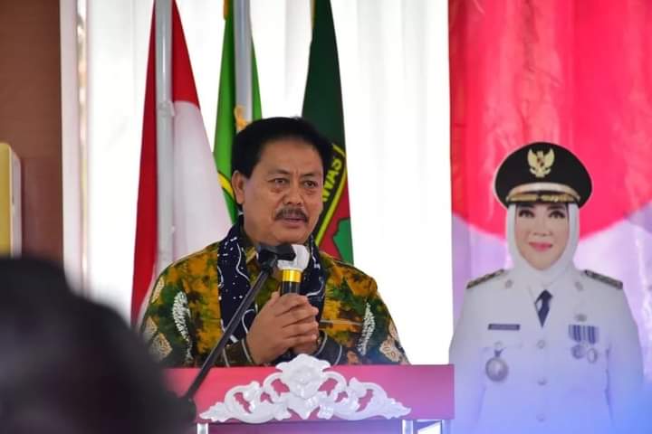 Kepala Perpustakaan Nasional, Muhamad Syarif Bando memberikan apresiasi Dengan Bupati Musi Rawas